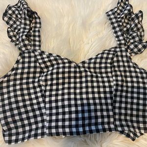 Cute plaid top!